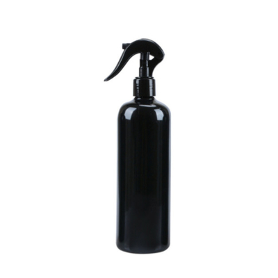 O ANIMAL DE ESTIMAÇÃO que 100ml provocam o pulverizador cosmético engarrafa o preto branco